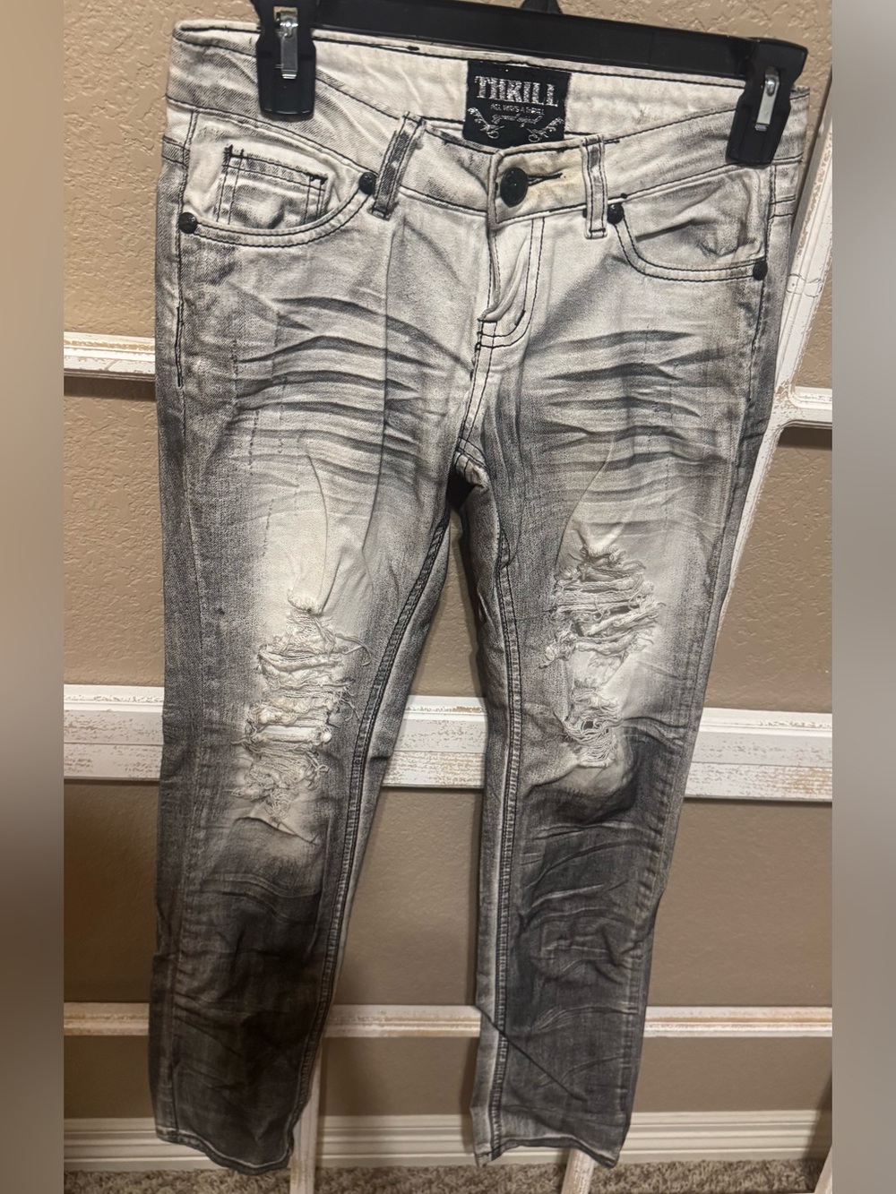 THRILL Skinny Mid-Rise Gray-washed Distressed Jeans; Jr. Sz 1 [MSRP $49] BOGO*